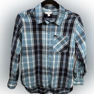 Girls Time and Tru size 4-6 long sleeve blue plaid color flannel type shirt